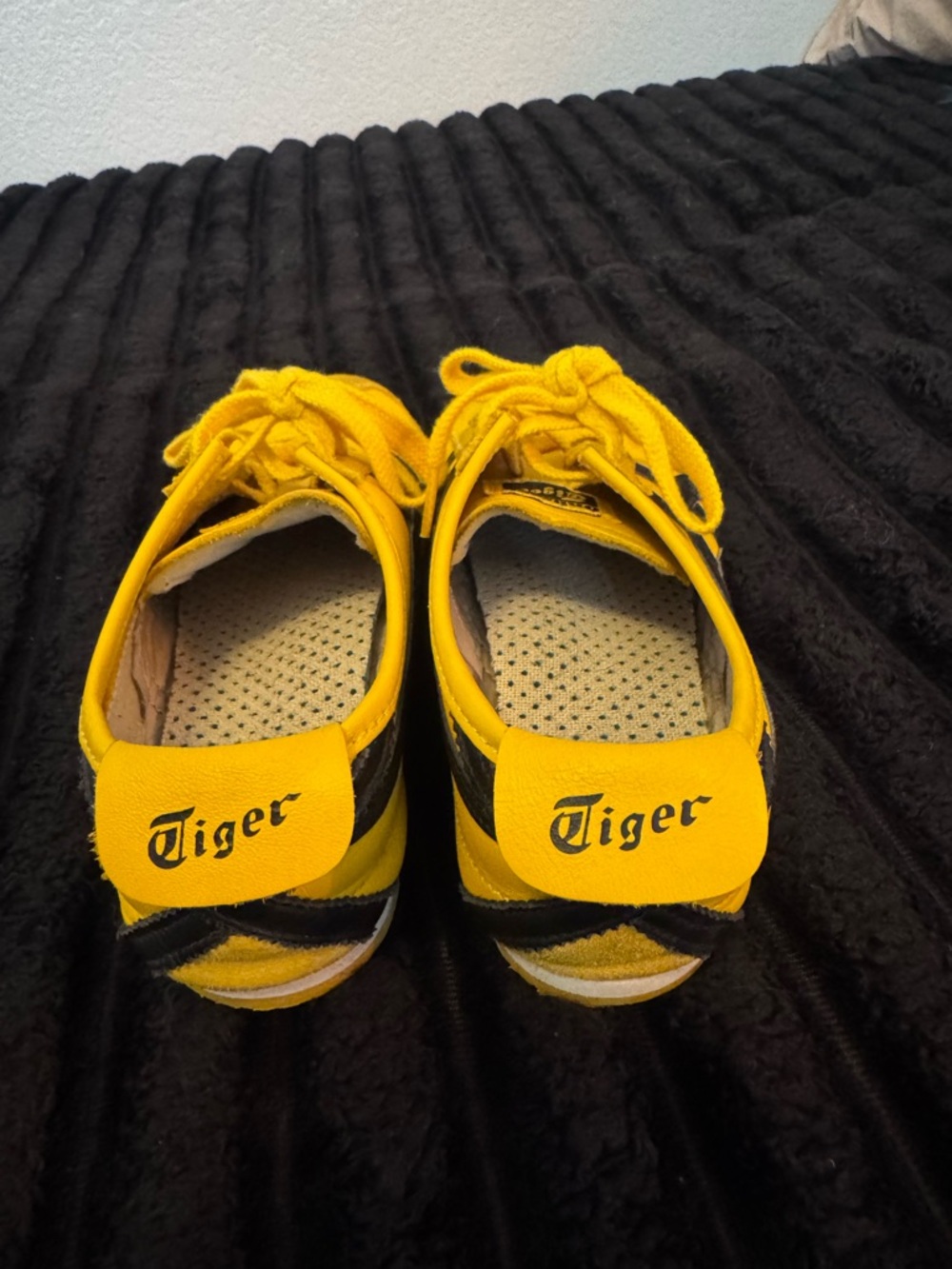 Onitsuka Tiger by Asics Yellow & Black Sneakers - Picture 4 of 6